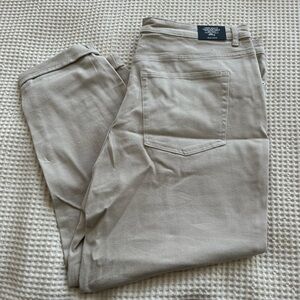 NWT beige ankle length pants